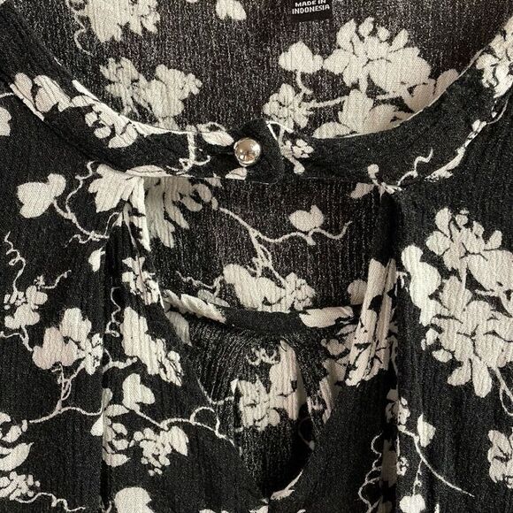 LANE BRYANT Ladies Floral Rayon 3/4 Sleeve Flowy Blouse Size 22/24 Black White - Picture 7 of 12